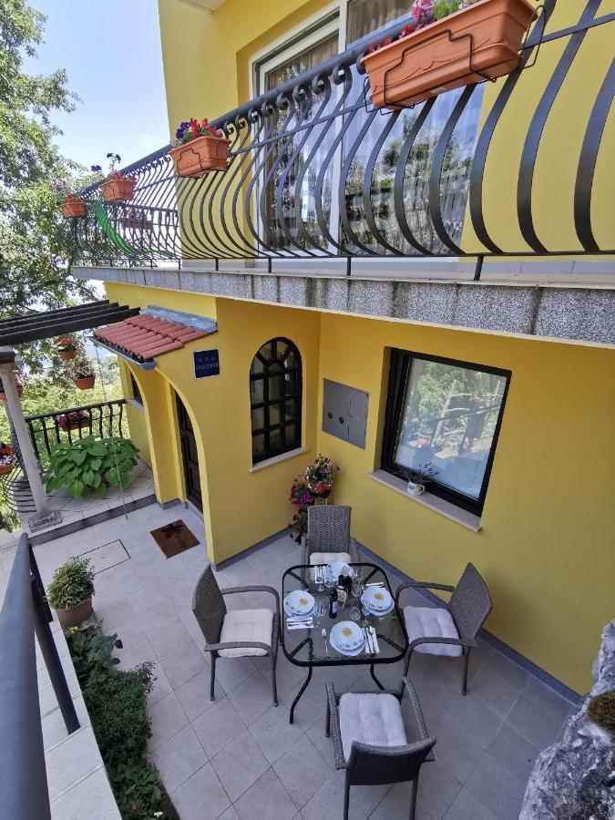 Apartment Delost Lovran Exteriér fotografie